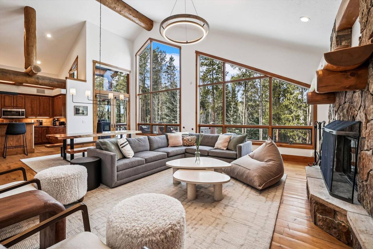 Living Area - Ski Inn - Breckenridge Vacation Rental Living Area - Ski Inn - Breckenridge Vacation Rental