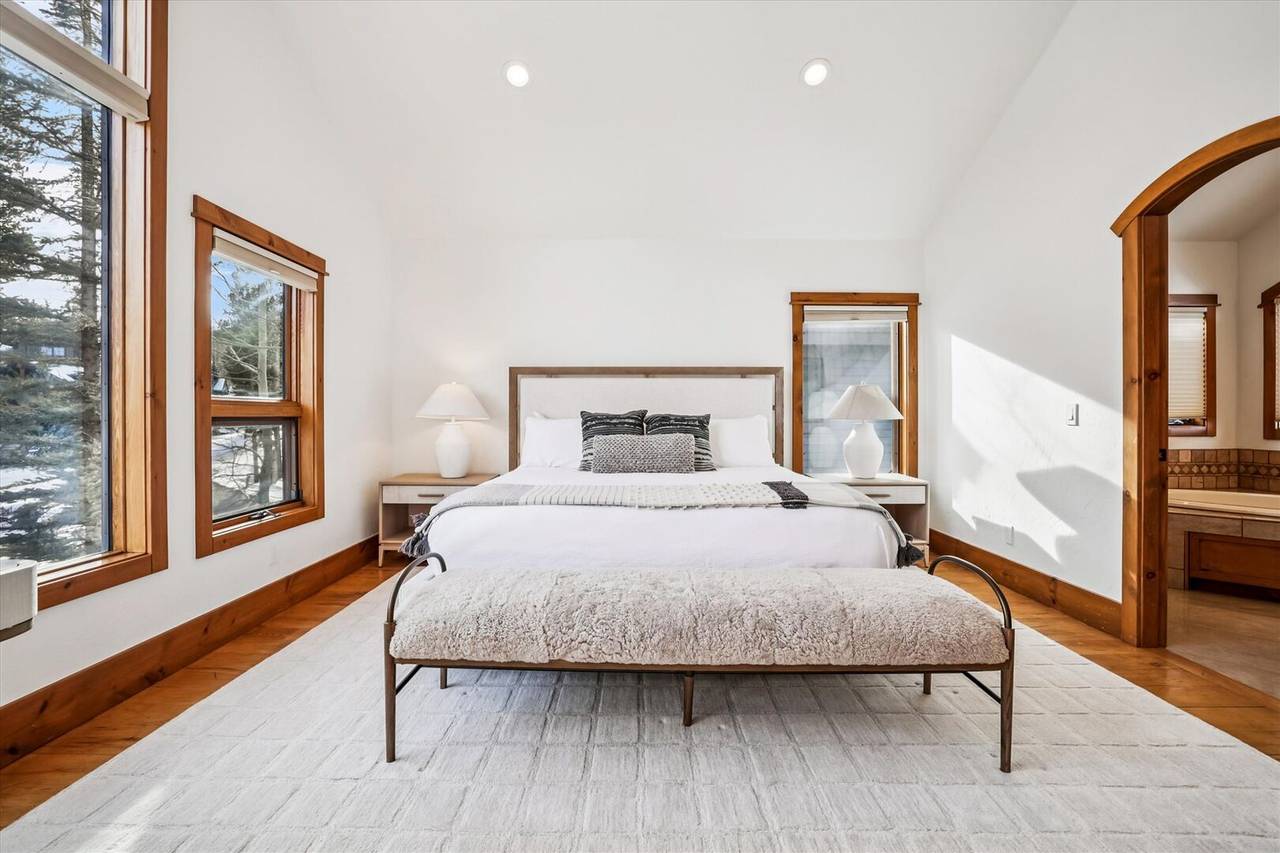 Bedroom - Ski Inn - Breckenridge Vacation Rental Bedroom - Ski Inn - Breckenridge Vacation Rental