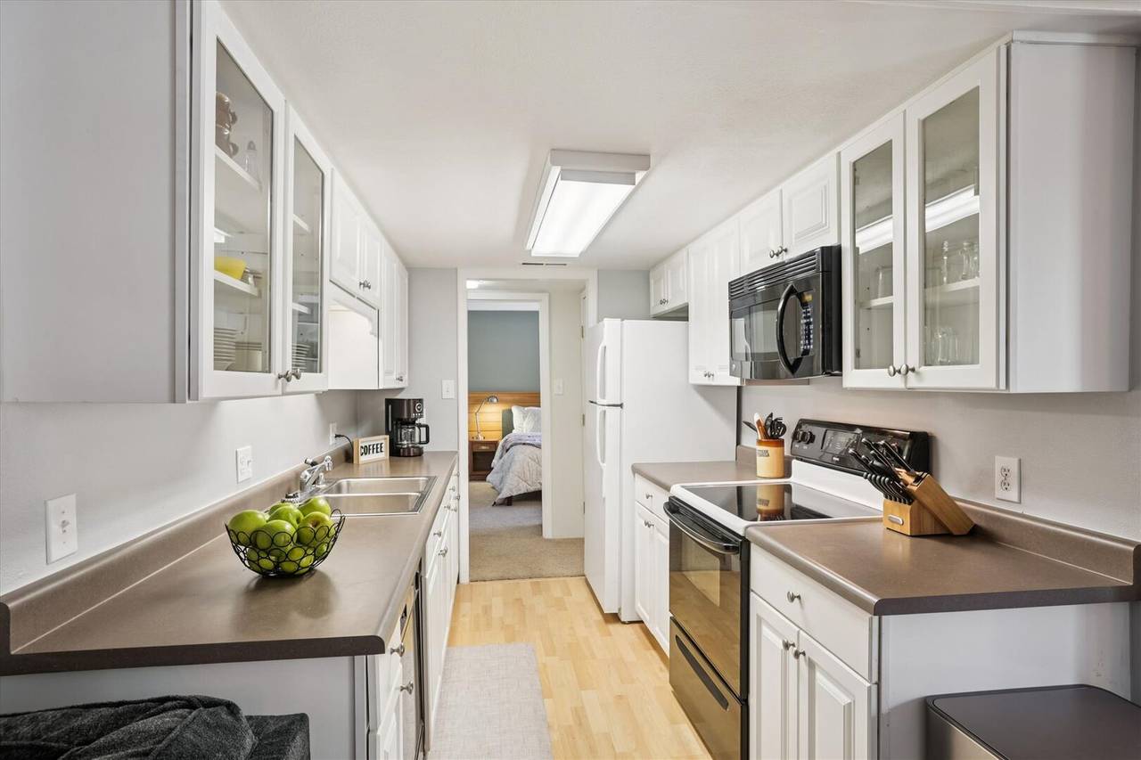 Kitchen - Ski & Racquet A-G1 - Breckenridge Vacation Rental Kitchen - Ski & Racquet A-G1 - Breckenridge Vacation Rental