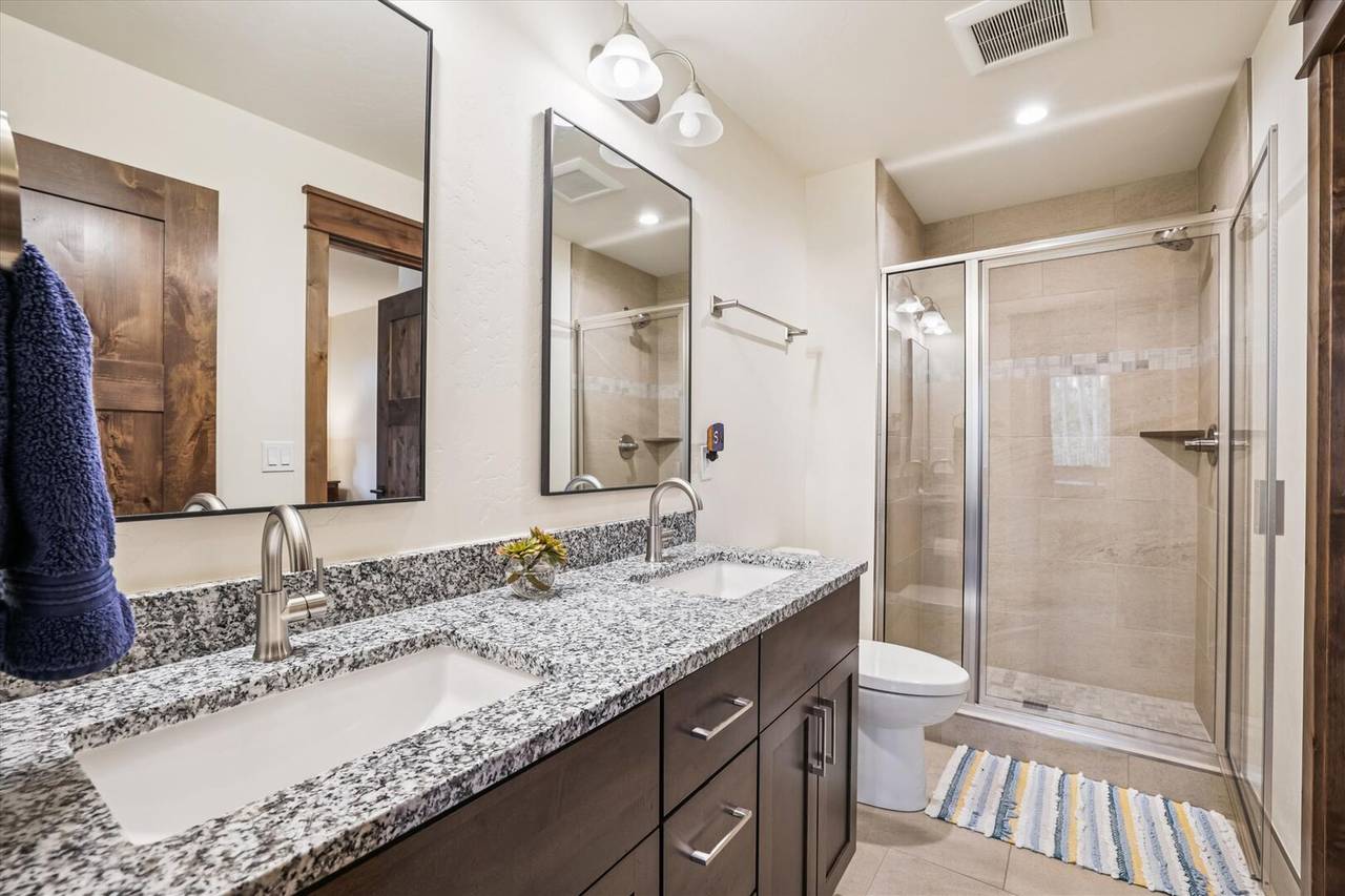 Bathroom - Breck Mountain Getaway - Breckenridge Vacation Rental Bathroom - Breck Mountain Getaway - Breckenridge Vacation Rental