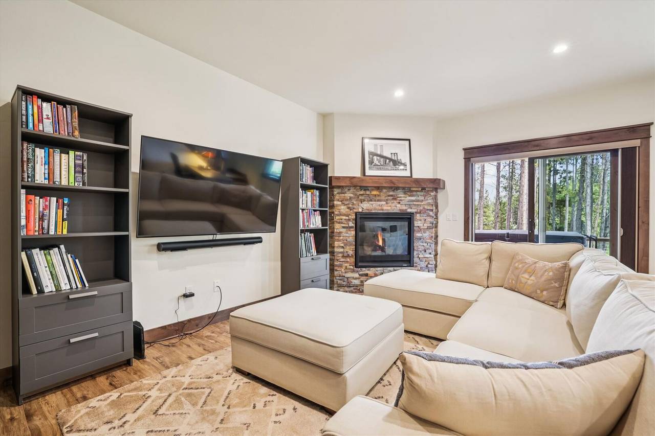 Downstairs Living Area - Breck Mountain Getaway - Breckenridge Vacation Rental Downstairs Living Area - Breck Mountain Getaway - Breckenridge Vacation Rental