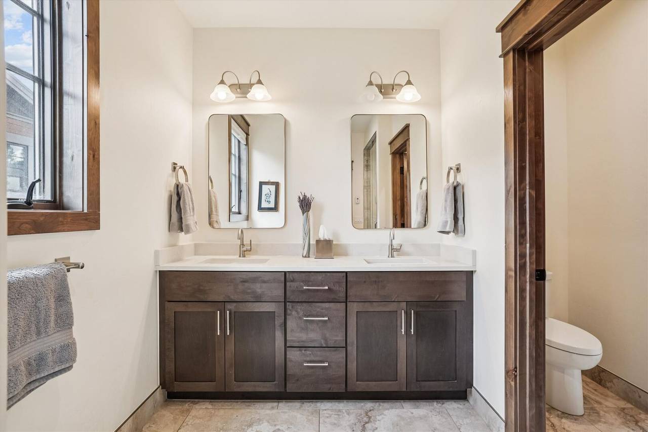 Bathroom - Breck Mountain Getaway - Breckenridge Vacation Rental Bathroom - Breck Mountain Getaway - Breckenridge Vacation Rental