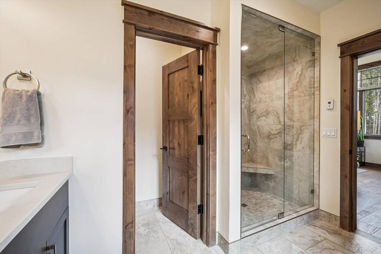 Bathroom - Breck Mountain Getaway - Breckenridge Vacation Rental Bathroom - Breck Mountain Getaway - Breckenridge Vacation Rental