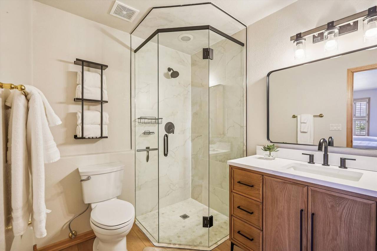 Bathroom - Charter Ridge 22 - Breckenridge Vacation Rental Bathroom - Charter Ridge 22 - Breckenridge Vacation Rental