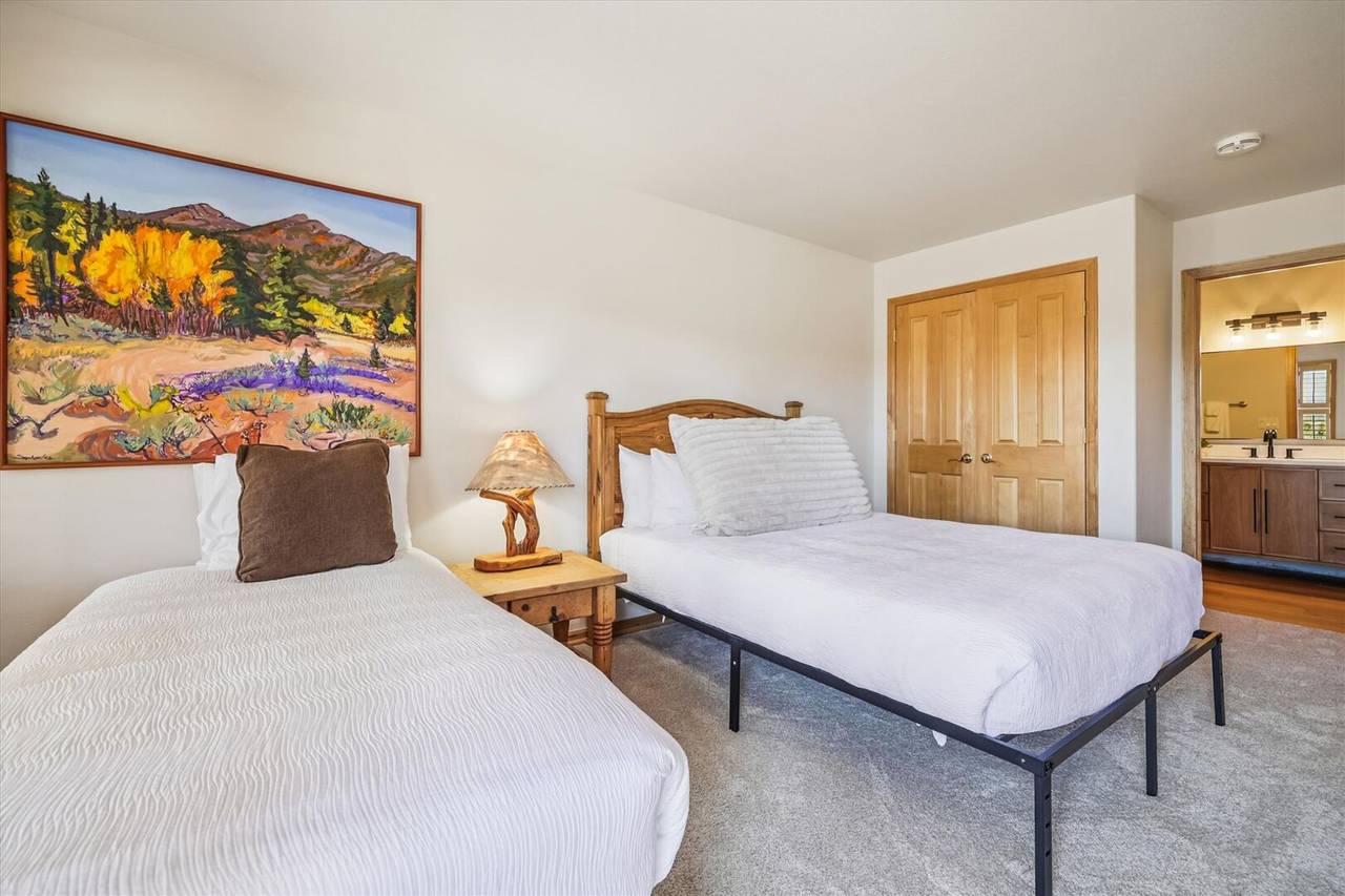 Bedroom - Charter Ridge 22 - Breckenridge Vacation Rental Bedroom - Charter Ridge 22 - Breckenridge Vacation Rental