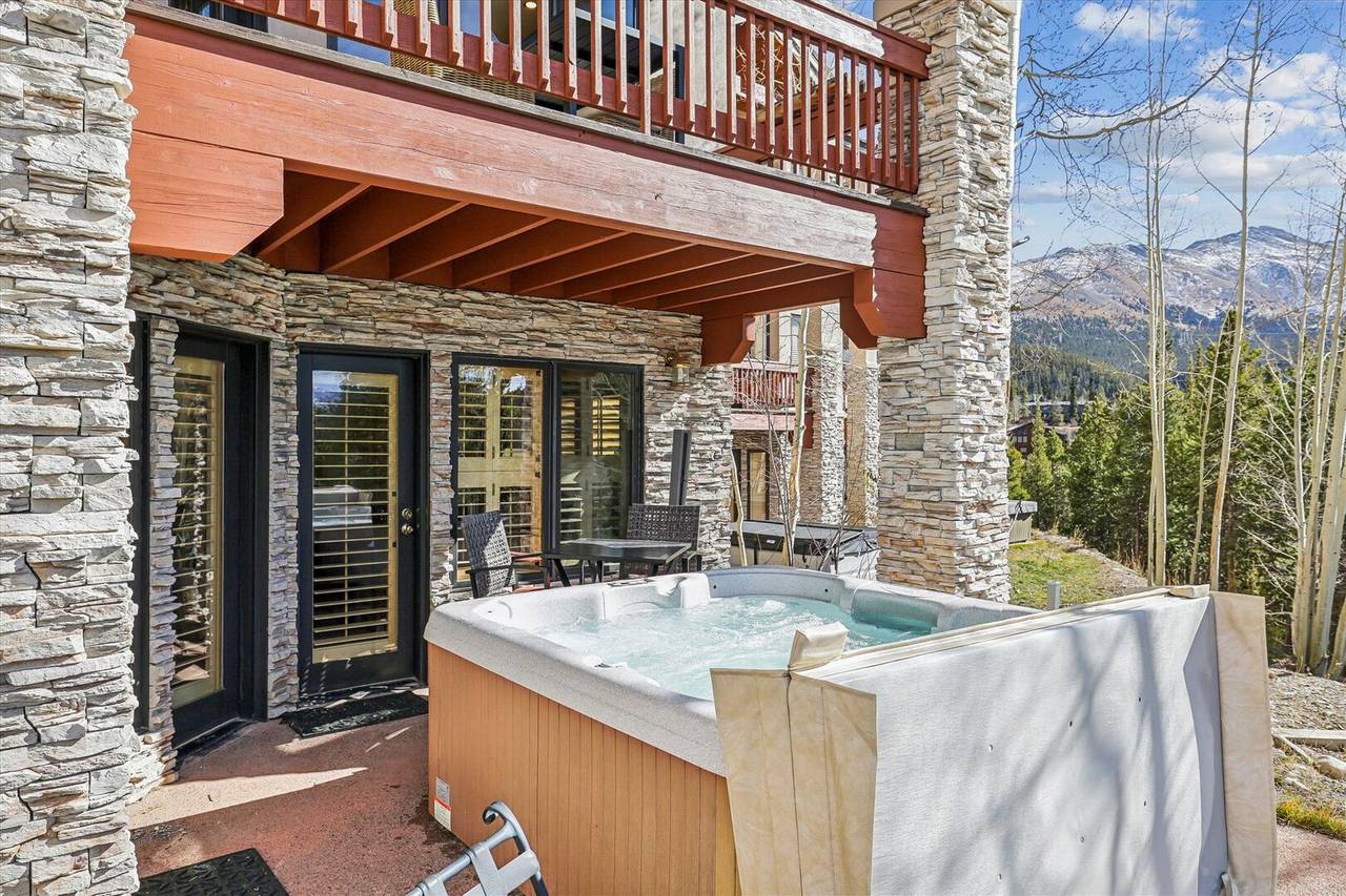 Hot Tub - Charter Ridge 22 - Breckenridge Vacation Rental Hot Tub - Charter Ridge 22 - Breckenridge Vacation Rental