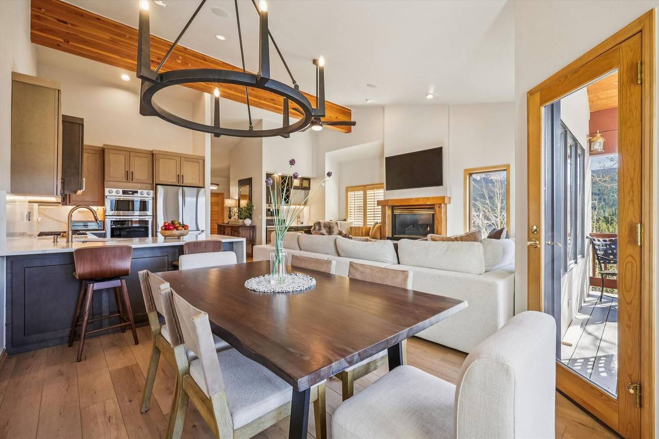 Dining Area - Charter Ridge 22 - Breckenridge Vacation Rental Dining Area - Charter Ridge 22 - Breckenridge Vacation Rental