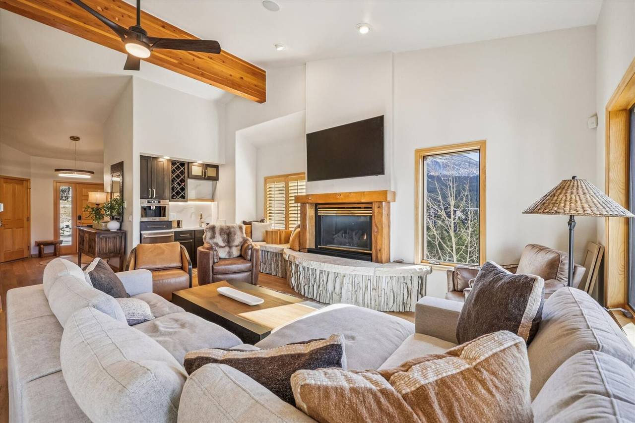 Living Area - Charter Ridge 22 - Breckenridge Vacation Rental Living Area - Charter Ridge 22 - Breckenridge Vacation Rental