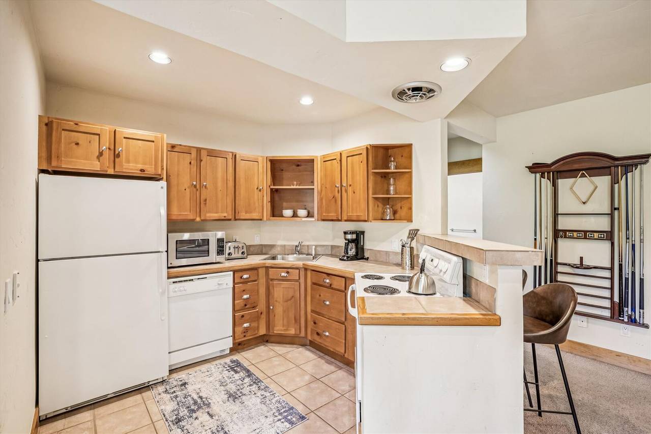 Kitchen - Little Bear Lodge - Breckenridge Vacation Rental Kitchen - Little Bear Lodge - Breckenridge Vacation Rental