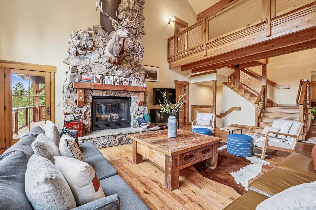 Living Area - Little Bear Lodge - Breckenridge Vacation Rental Living Area - Little Bear Lodge - Breckenridge Vacation Rental