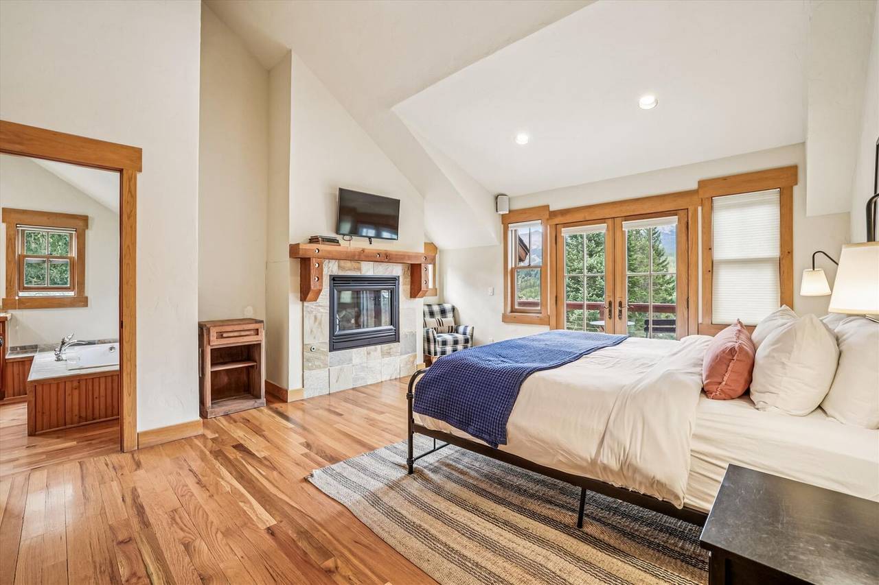 Bedroom - Little Bear Lodge - Breckenridge Vacation Rental Bedroom - Little Bear Lodge - Breckenridge Vacation Rental