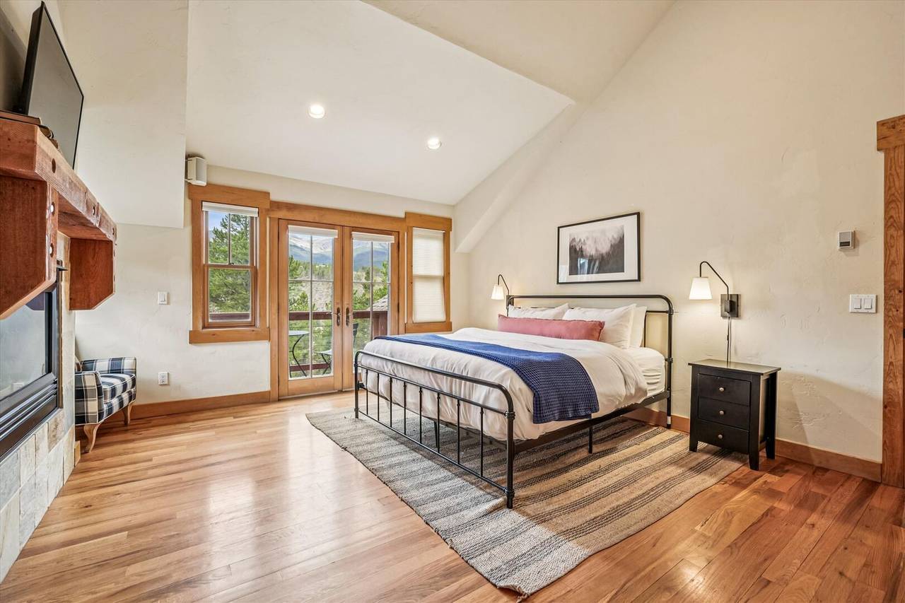 Bedroom - Little Bear Lodge - Breckenridge Vacation Rental Bedroom - Little Bear Lodge - Breckenridge Vacation Rental