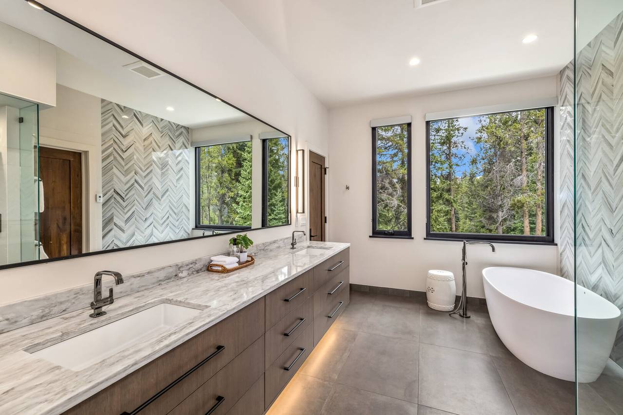 Bathroom - The Blue River House at Breckenridge - Breckenridge Vacation Rental Bathroom - The Blue River House at Breckenridge - Breckenridge Vacation Rental