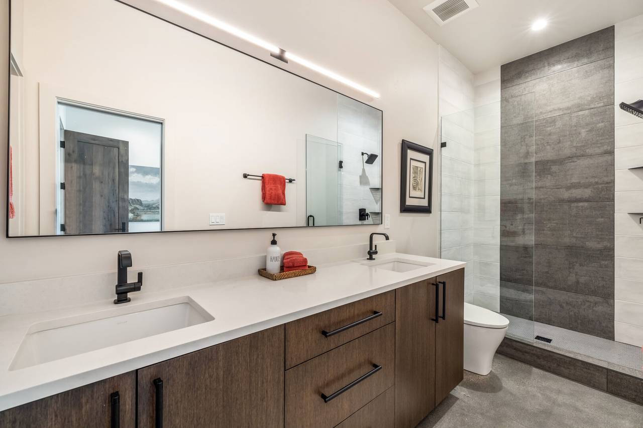 Bathroom - The Blue River House at Breckenridge - Breckenridge Vacation Rental Bathroom - The Blue River House at Breckenridge - Breckenridge Vacation Rental