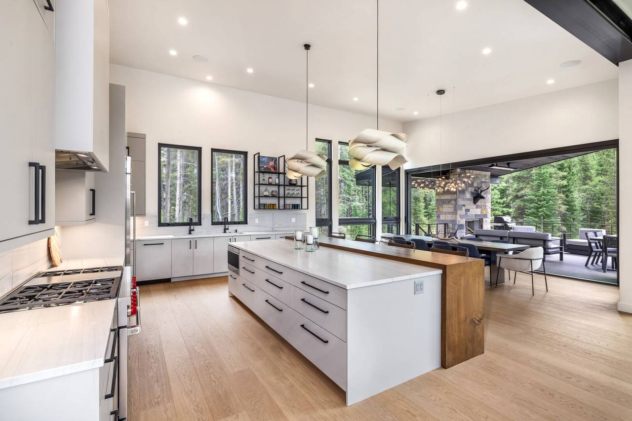 Kitchen - The Blue River House at Breckenridge - Breckenridge Vacation Rental Kitchen - The Blue River House at Breckenridge - Breckenridge Vacation Rental