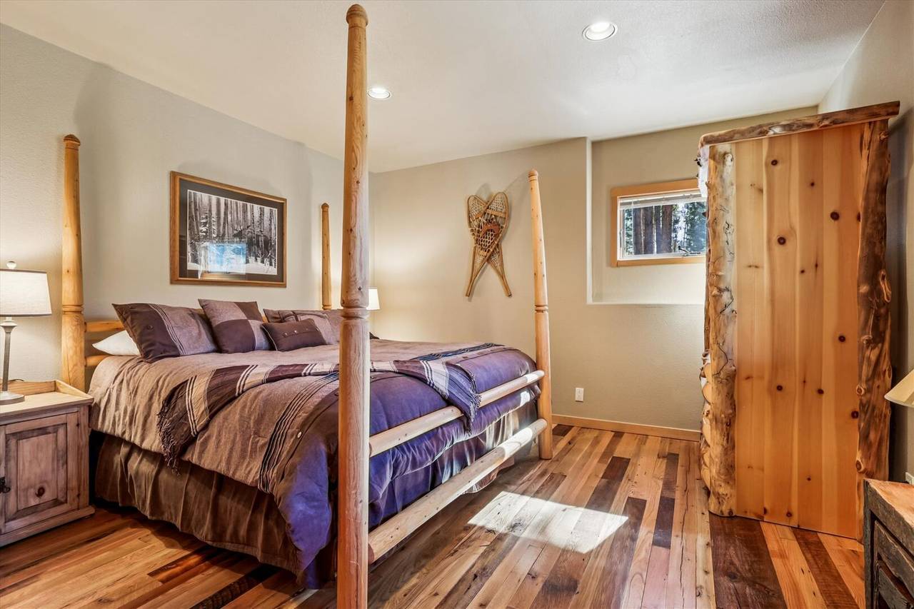 Bedroom - Mountain Serenity Retreat - Blue River Vacation Rental Bedroom - Mountain Serenity Retreat - Blue River Vacation Rental