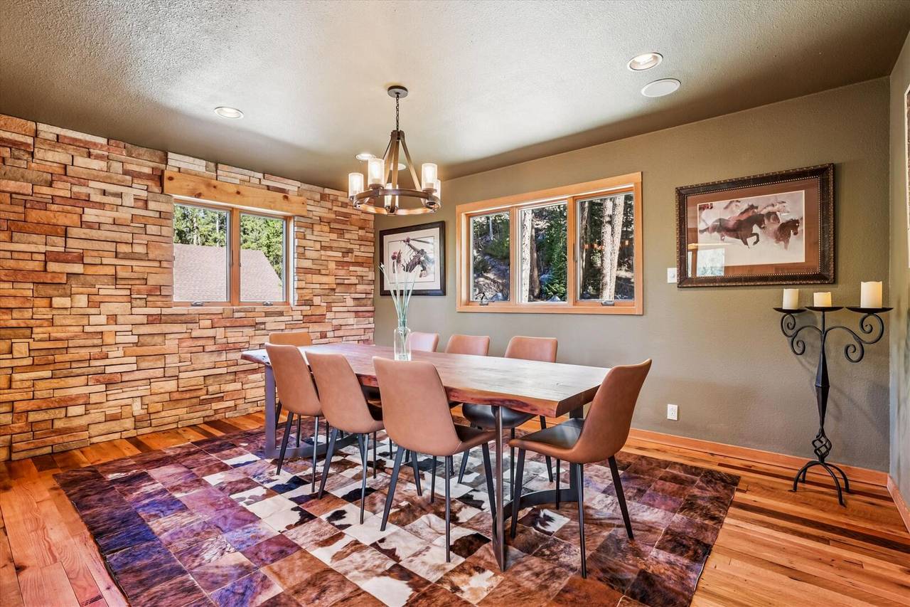 Dining Area - Mountain Serenity Retreat - Blue River Vacation Rental Dining Area - Mountain Serenity Retreat - Blue River Vacation Rental