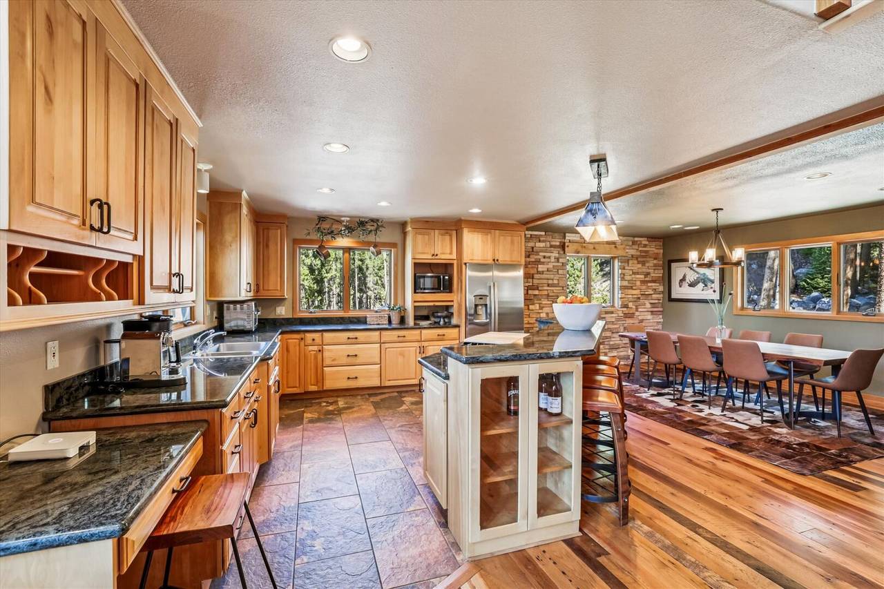 Kitchen - Mountain Serenity Retreat - Blue River Vacation Rental Kitchen - Mountain Serenity Retreat - Blue River Vacation Rental