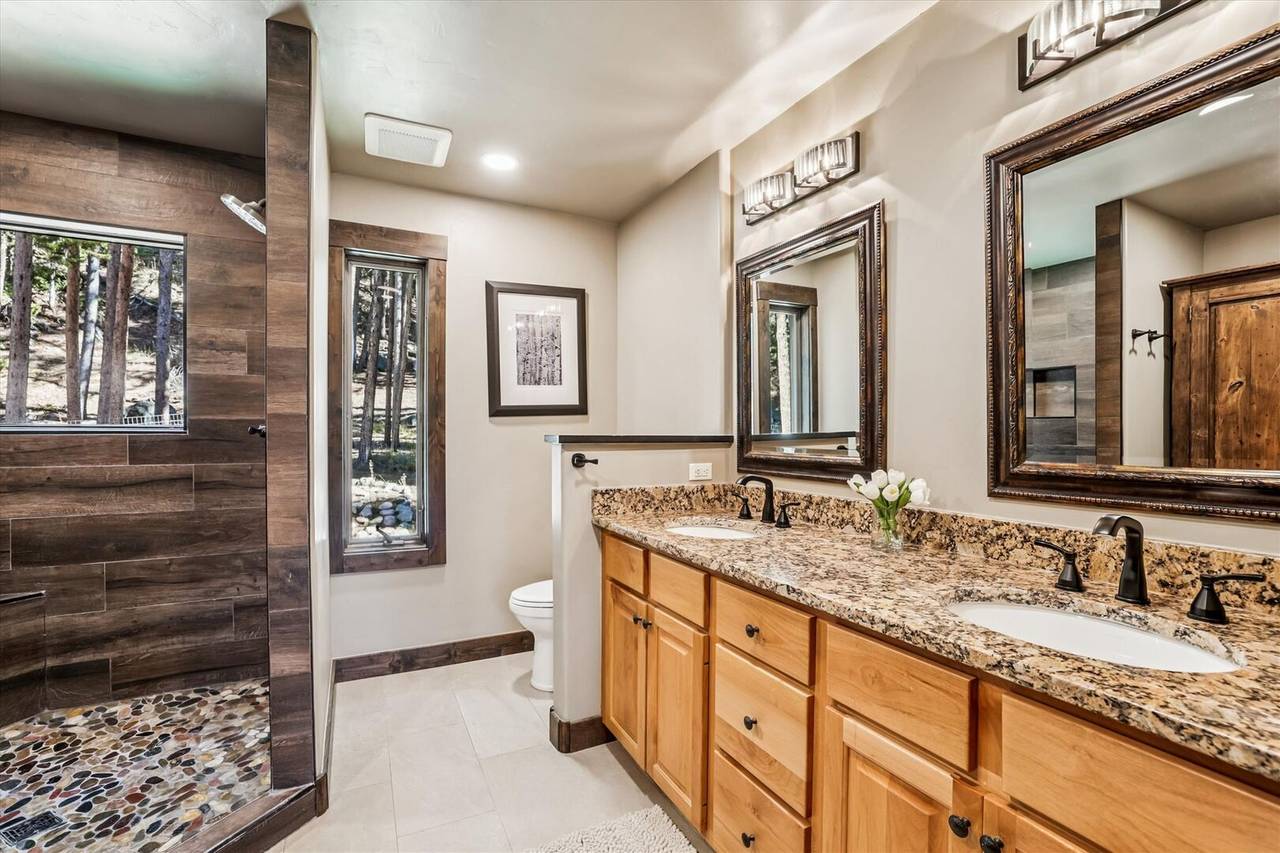 Bathroom - Mountain Serenity Retreat - Blue River Vacation Rental Bathroom - Mountain Serenity Retreat - Blue River Vacation Rental