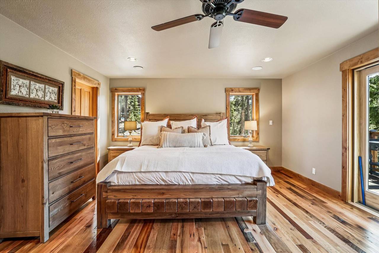 Bedroom - Mountain Serenity Retreat - Blue River Vacation Rental Bedroom - Mountain Serenity Retreat - Blue River Vacation Rental