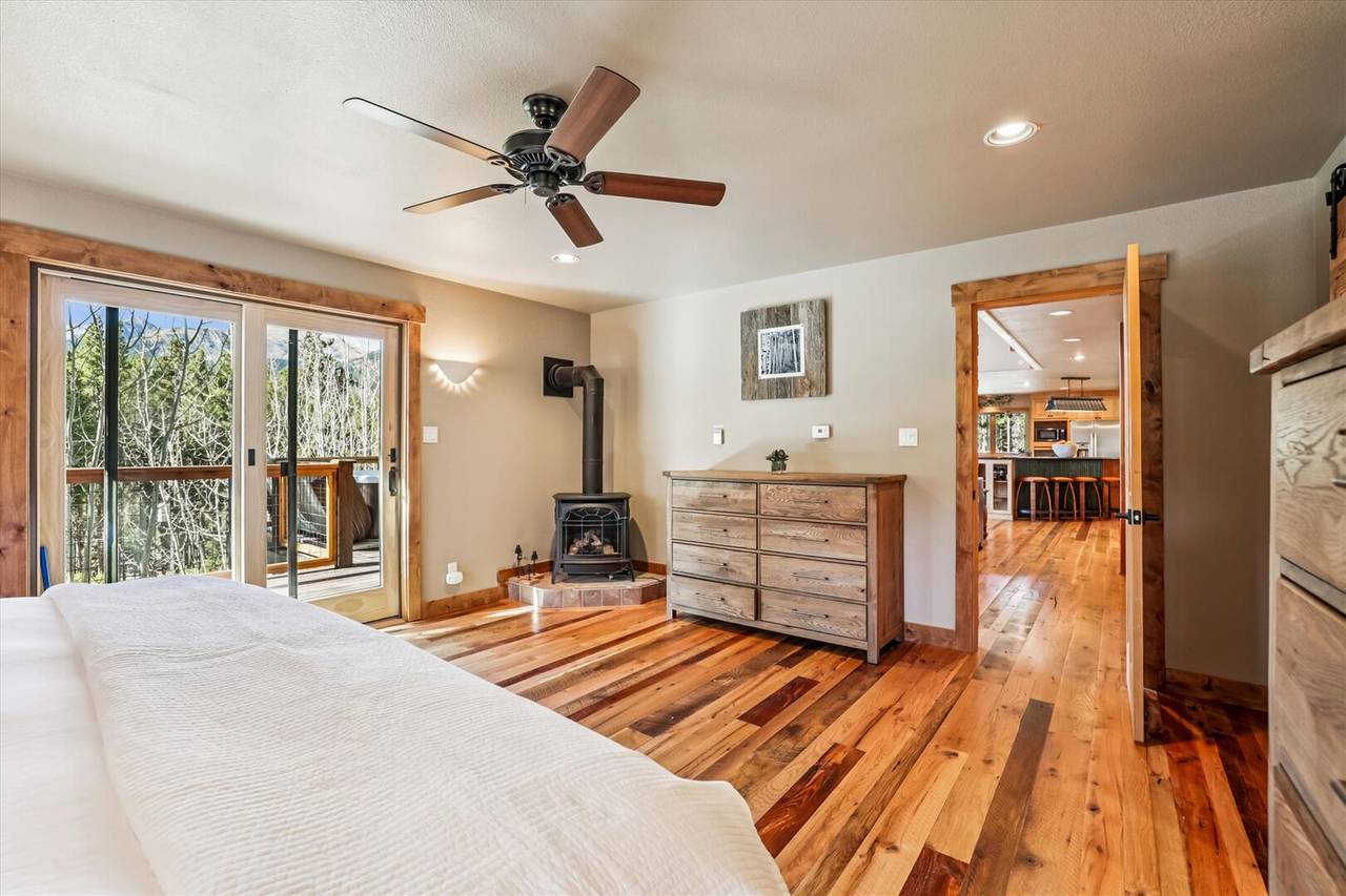 Bedroom - Mountain Serenity Retreat - Blue River Vacation Rental Bedroom - Mountain Serenity Retreat - Blue River Vacation Rental