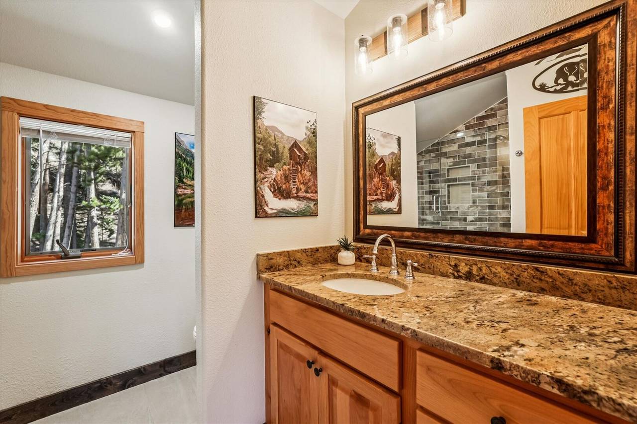 Bathroom - Mountain Serenity Retreat - Blue River Vacation Rental Bathroom - Mountain Serenity Retreat - Blue River Vacation Rental