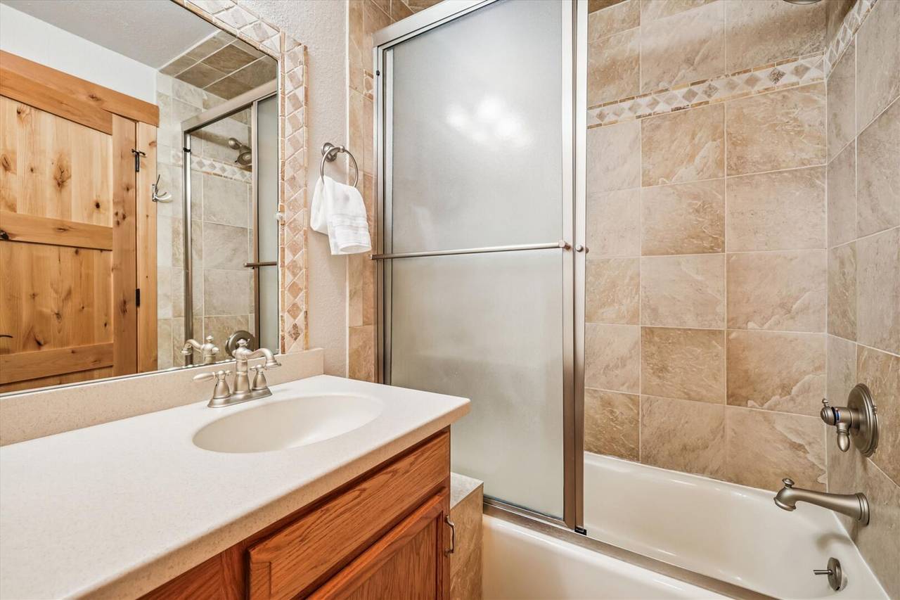 Bathroom - Pine Ridge 5F - Breckenridge Vacation Rental Bathroom - Pine Ridge 5F - Breckenridge Vacation Rental