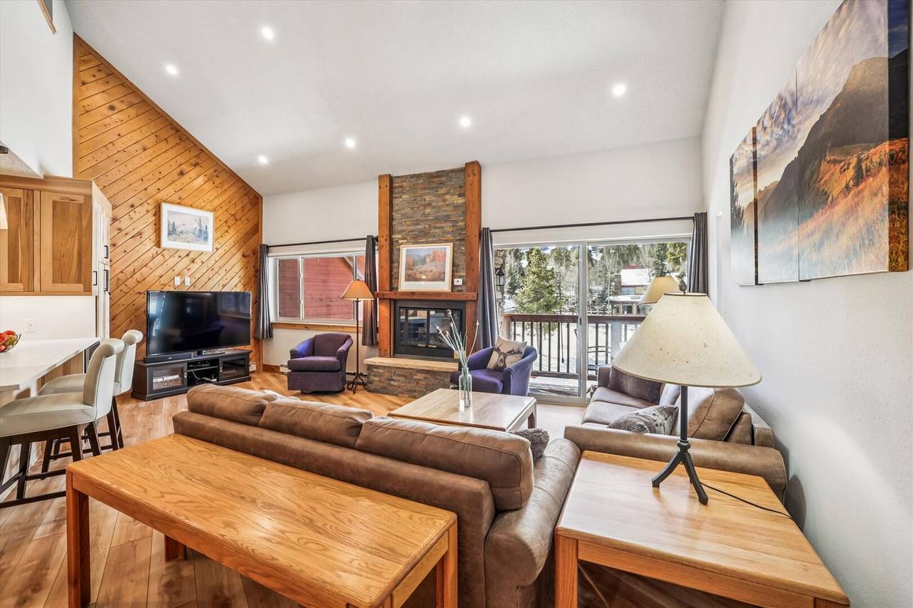 Living Area - Pine Ridge 5F - Breckenridge Vacation Rental Living Area - Pine Ridge 5F - Breckenridge Vacation Rental