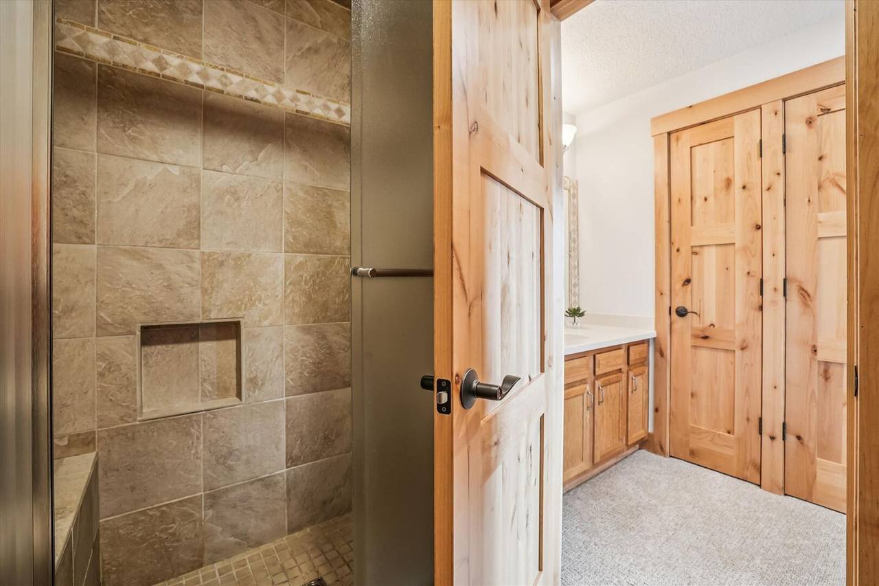 Bathroom - Pine Ridge 5F - Breckenridge Vacation Rental Bathroom - Pine Ridge 5F - Breckenridge Vacation Rental