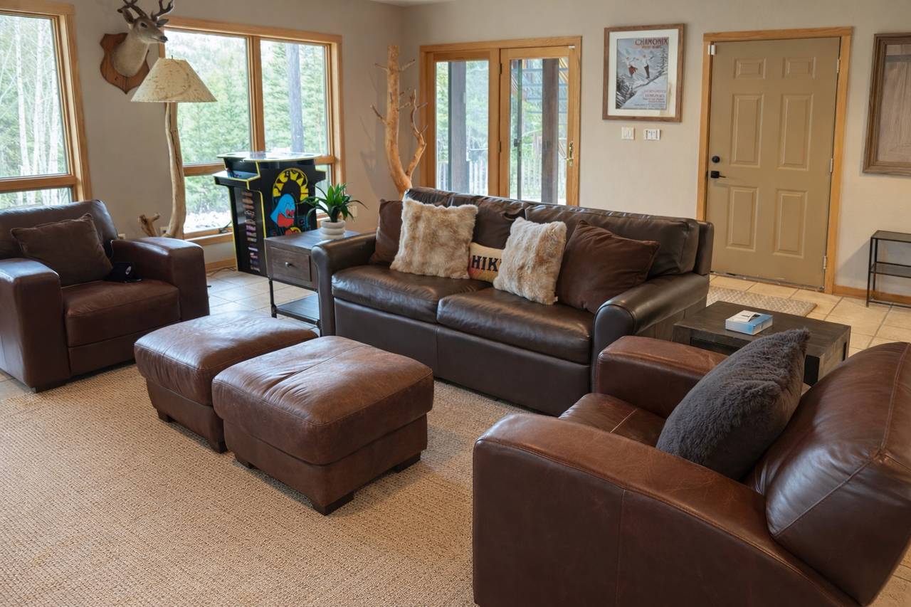 Living Area - Mountain Serenity Retreat - Blue River Vacation Rental Living Area - Mountain Serenity Retreat - Blue River Vacation Rental