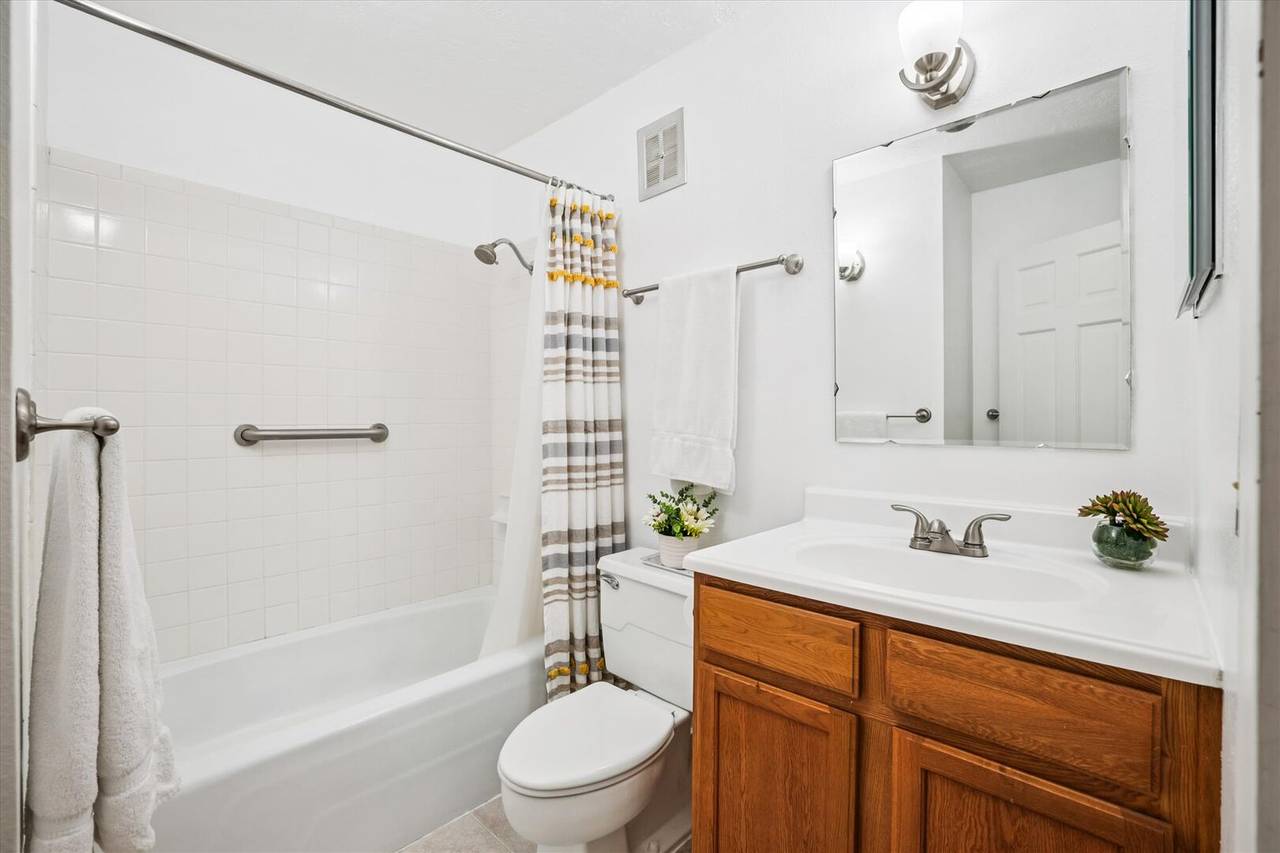 Bathroom - Mountain Meadows 203 - Frisco Vacation Rental Bathroom - Mountain Meadows 203 - Frisco Vacation Rental