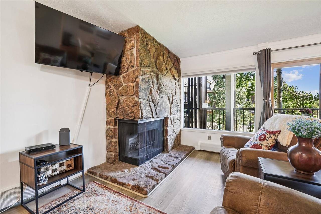 Living Room - Mountain Meadows 203 - Frisco Vacation Rental Living Room - Mountain Meadows 203 - Frisco Vacation Rental