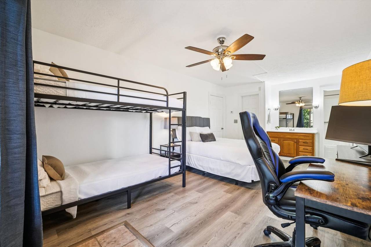 Bedroom - Mountain Meadows 203 - Frisco Vacation Rental Bedroom - Mountain Meadows 203 - Frisco Vacation Rental