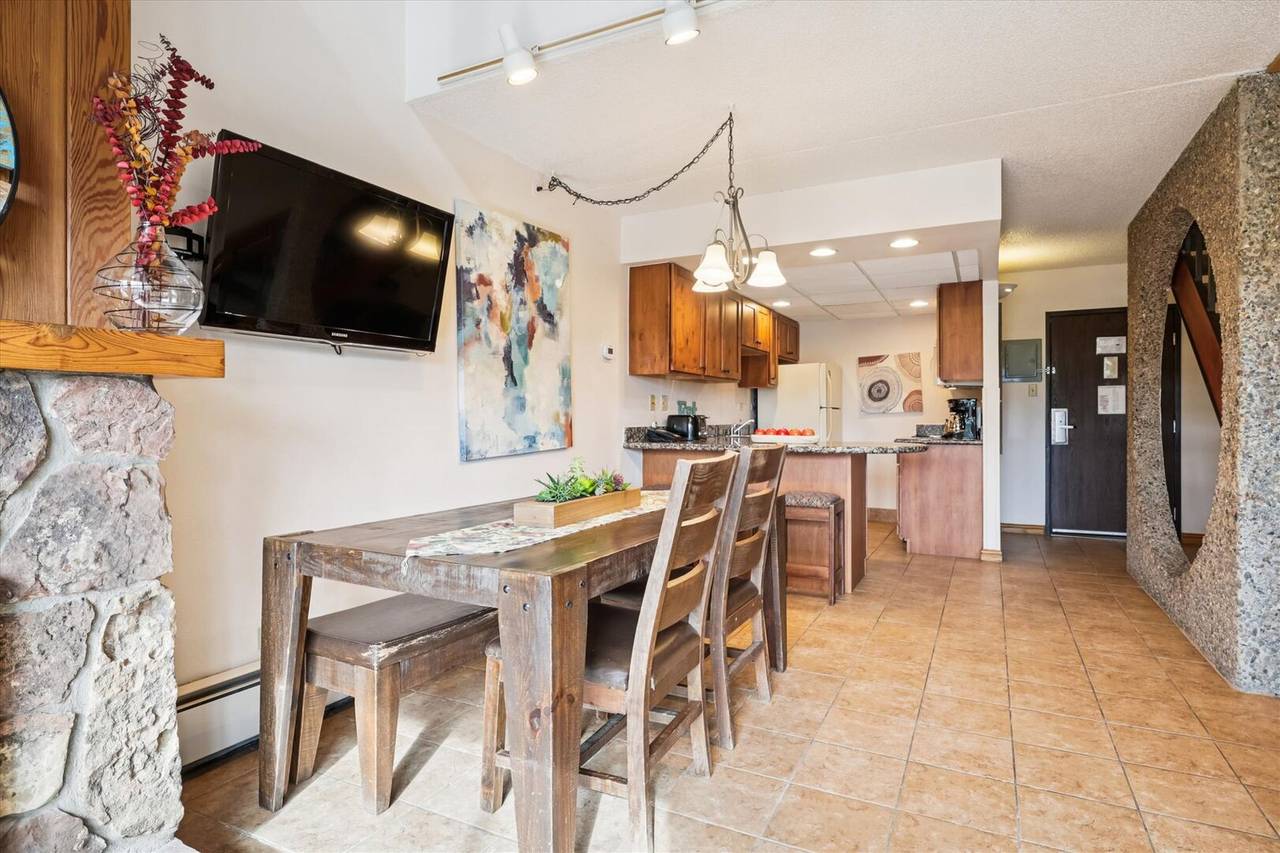 Dining Area - Beaver Run 28220 - Breckenridge Vacation Rental Dining Area - Beaver Run 28220 - Breckenridge Vacation Rental