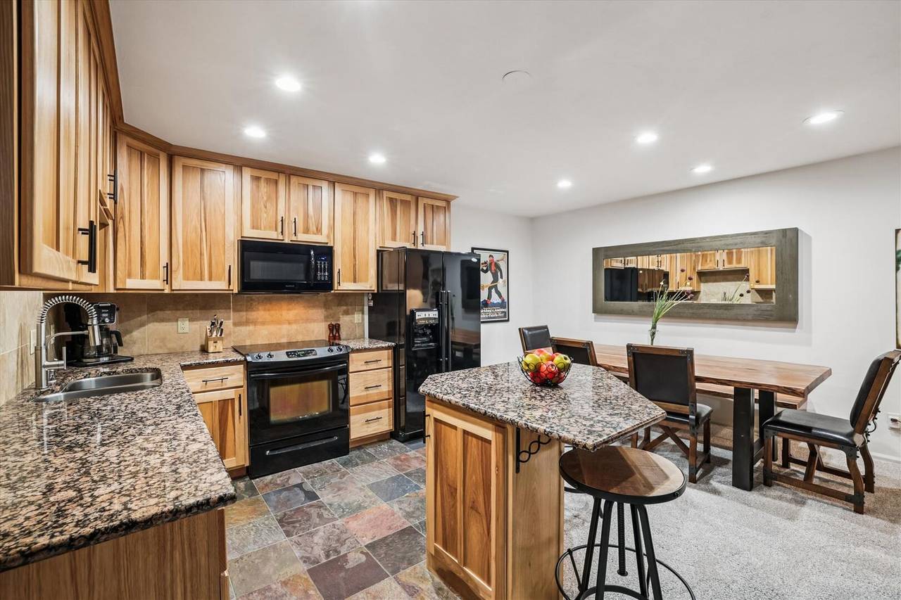 Kitchen - Ski Hill 34 - Breckenridge Vacation Rental Kitchen - Ski Hill 34 - Breckenridge Vacation Rental