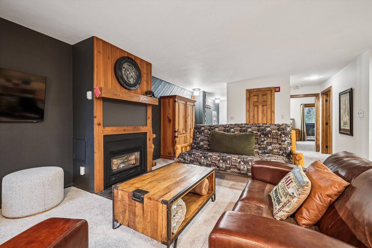 Living Area - Ski Hill 34 - Breckenridge Vacation Rental Living Area - Ski Hill 34 - Breckenridge Vacation Rental