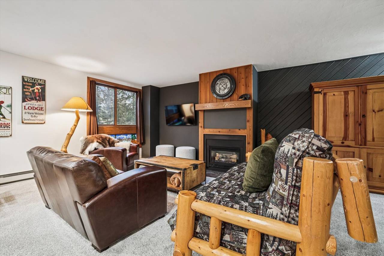 Living Area - Ski Hill 34 - Breckenridge Vacation Rental Living Area - Ski Hill 34 - Breckenridge Vacation Rental