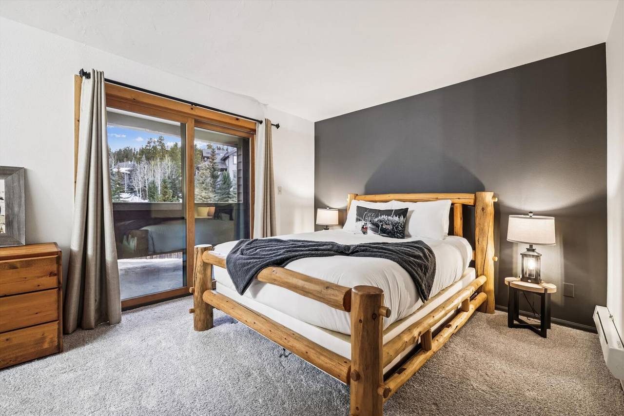 Bedroom - Ski Hill 34 - Breckenridge Vacation Rental Bedroom - Ski Hill 34 - Breckenridge Vacation Rental