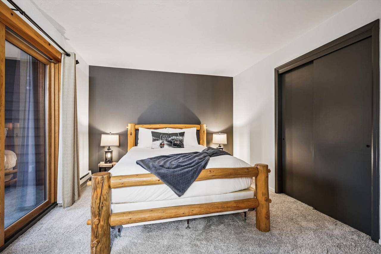 Bedroom - Ski Hill 34 - Breckenridge Vacation Rental Bedroom - Ski Hill 34 - Breckenridge Vacation Rental