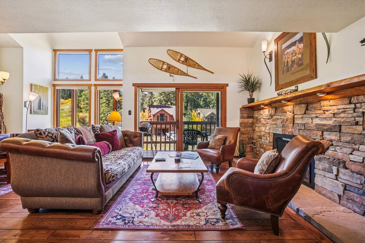 Living Area - 4 O'Clock Lodge D25 - Breckenridge Vacation Rental Living Area - 4 O'Clock Lodge D25 - Breckenridge Vacation Rental