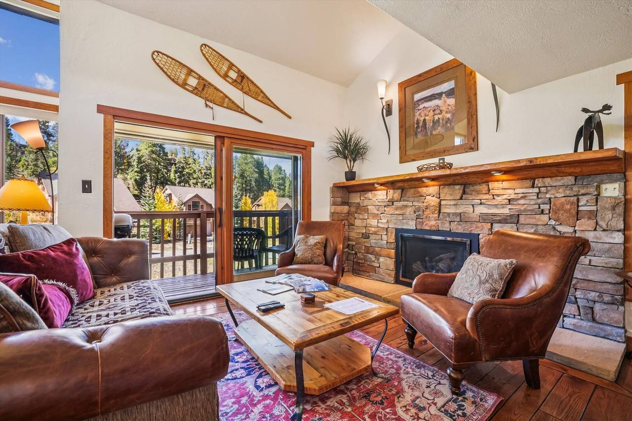 Living Area - 4 O'Clock Lodge D25 - Breckenridge Vacation Rental Living Area - 4 O'Clock Lodge D25 - Breckenridge Vacation Rental