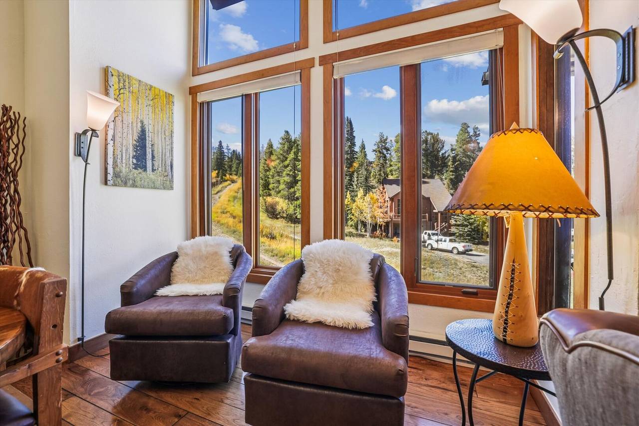 Living Area - 4 O'Clock Lodge D25 - Breckenridge Vacation Rental Living Area - 4 O'Clock Lodge D25 - Breckenridge Vacation Rental