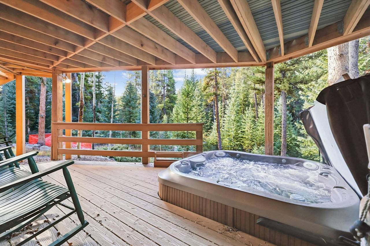 Hot Tub - Serendipity Lodge - Blue River Vacation Rental Hot Tub - Serendipity Lodge - Blue River Vacation Rental