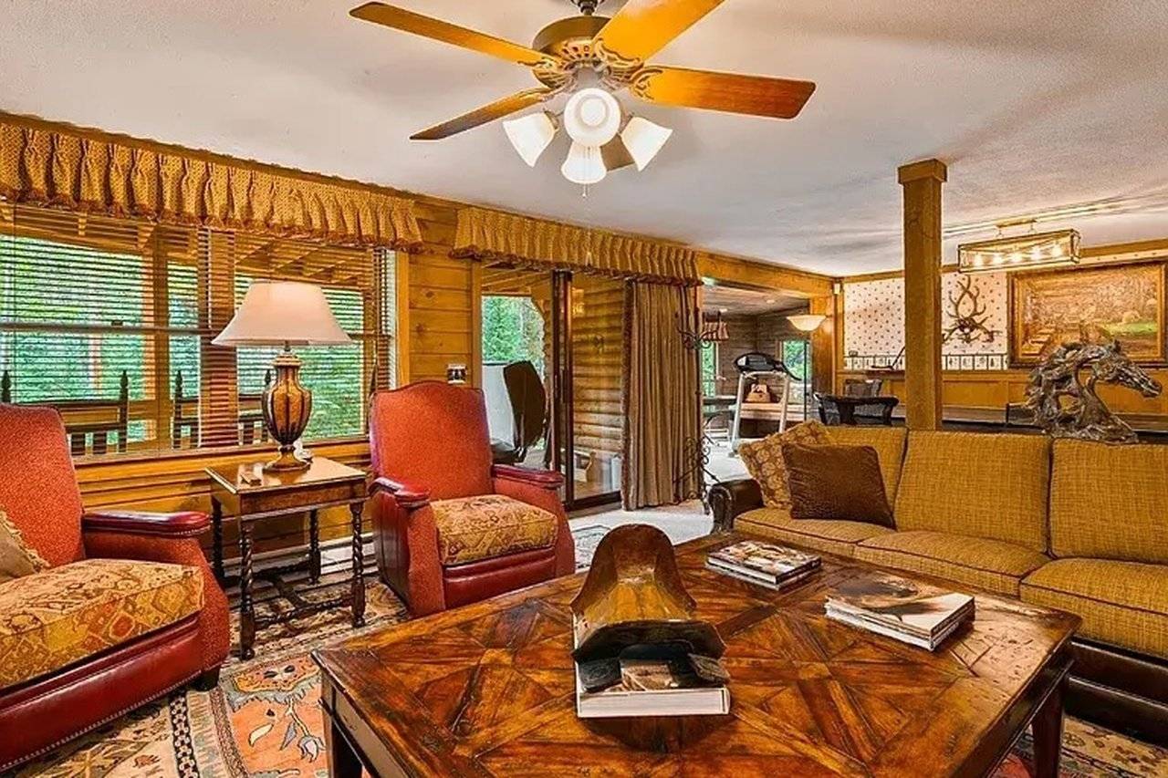 Living Area / Game Room - Serendipity Lodge - Breckenridge Vacation Rental Living Area / Game Room - Serendipity Lodge - Breckenridge Vacation Rental