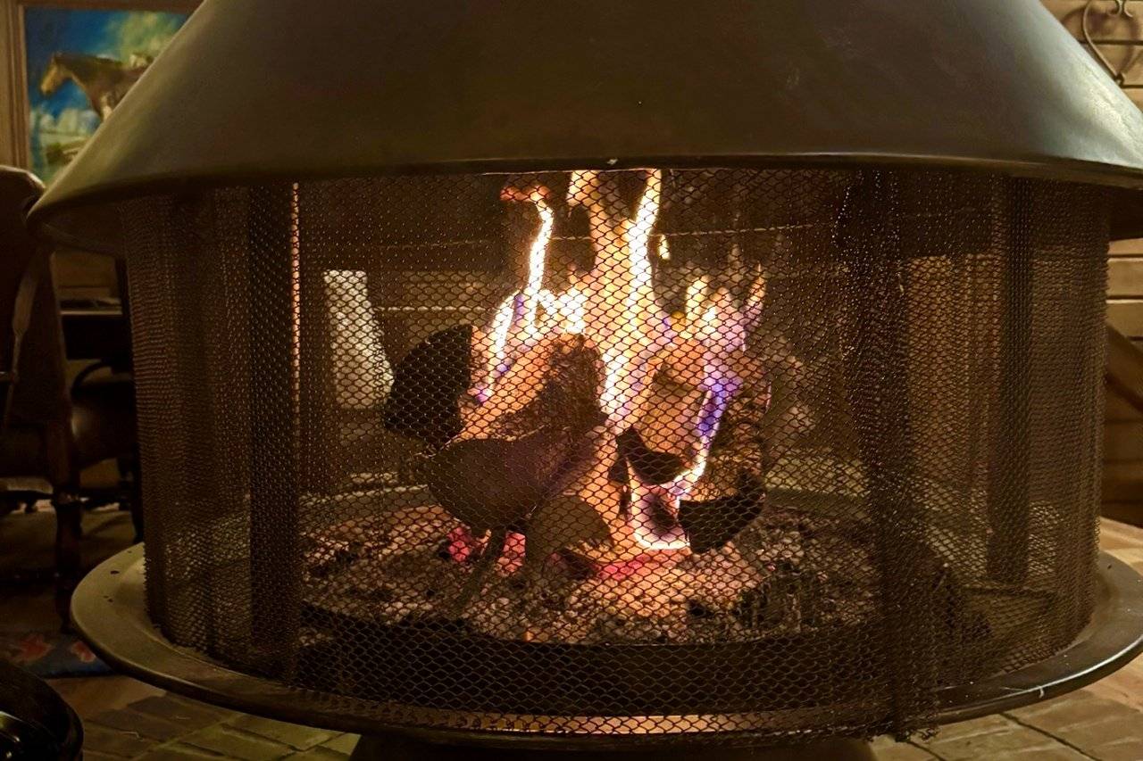breckenridge-cabin-wood-hearth-fireplace breckenridge-cabin-wood-hearth-fireplace
