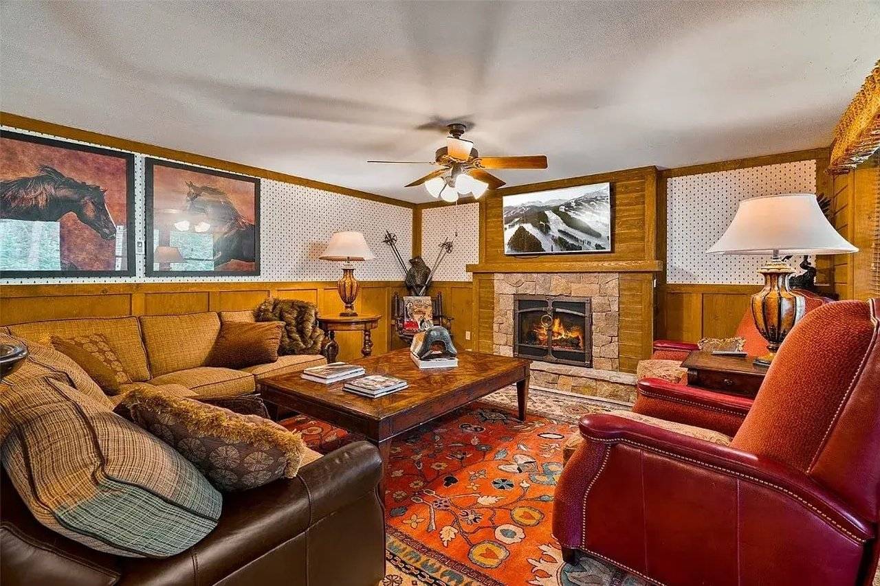 breckenridge-cabin-cozy-interior breckenridge-cabin-cozy-interior