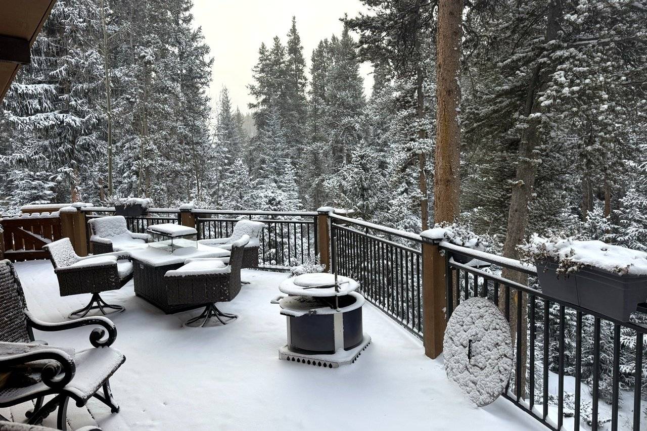 breckenridge-cabin-fire-table-winter breckenridge-cabin-fire-table-winter