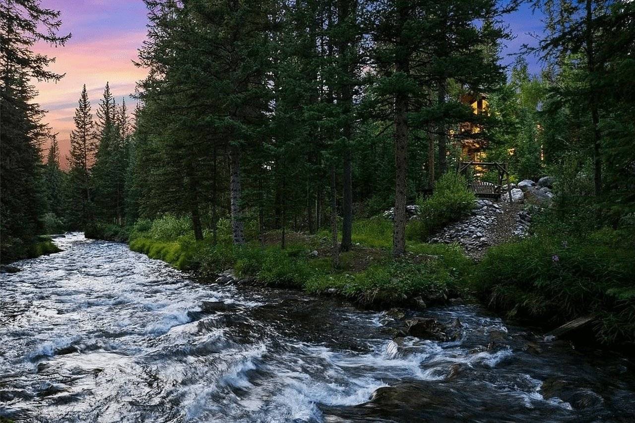 breckenridge-lodge-dusk-view breckenridge-lodge-dusk-view