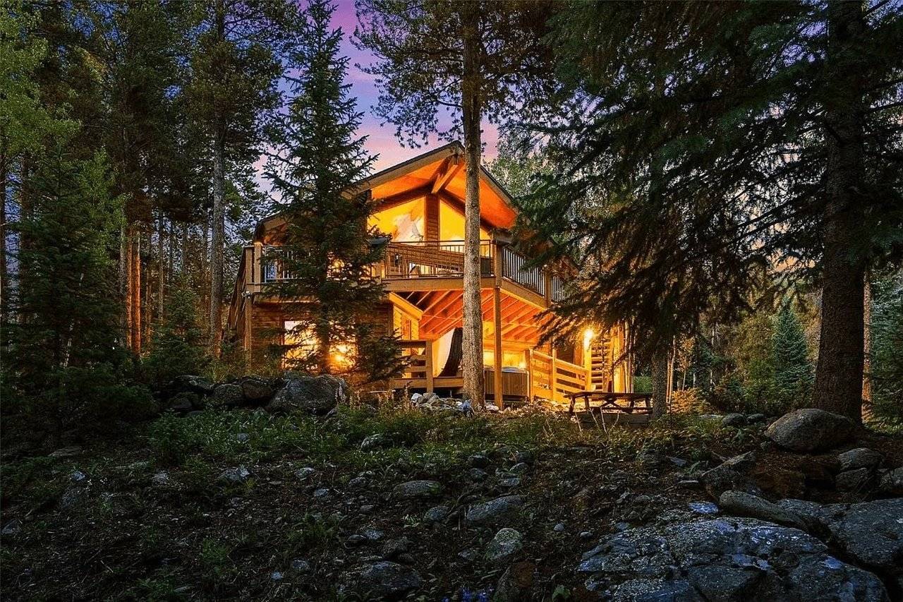 breckenridge-evening-exterior breckenridge-evening-exterior