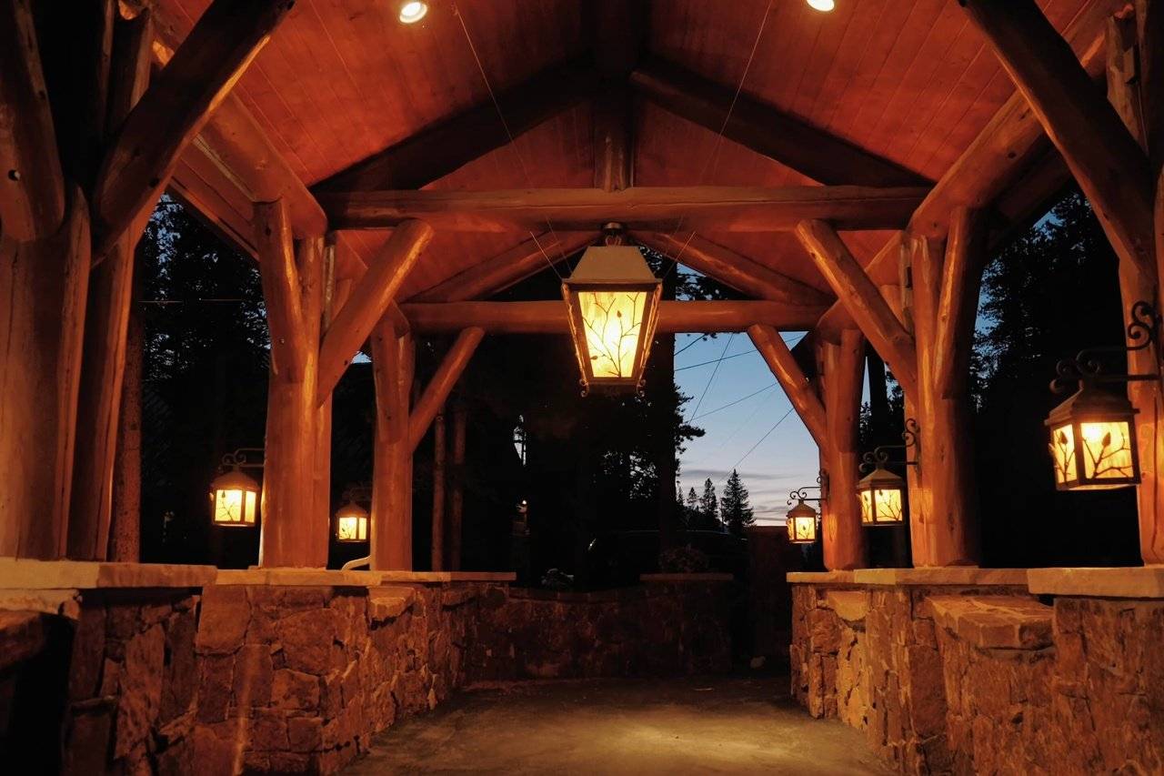 breckenridge-cabin-evening-covered-entryway breckenridge-cabin-evening-covered-entryway